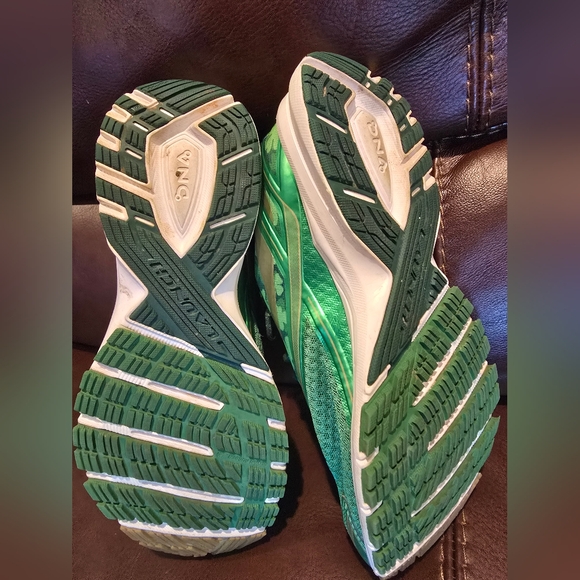 Womens Brooks 9.5 - Picture 3 of 5